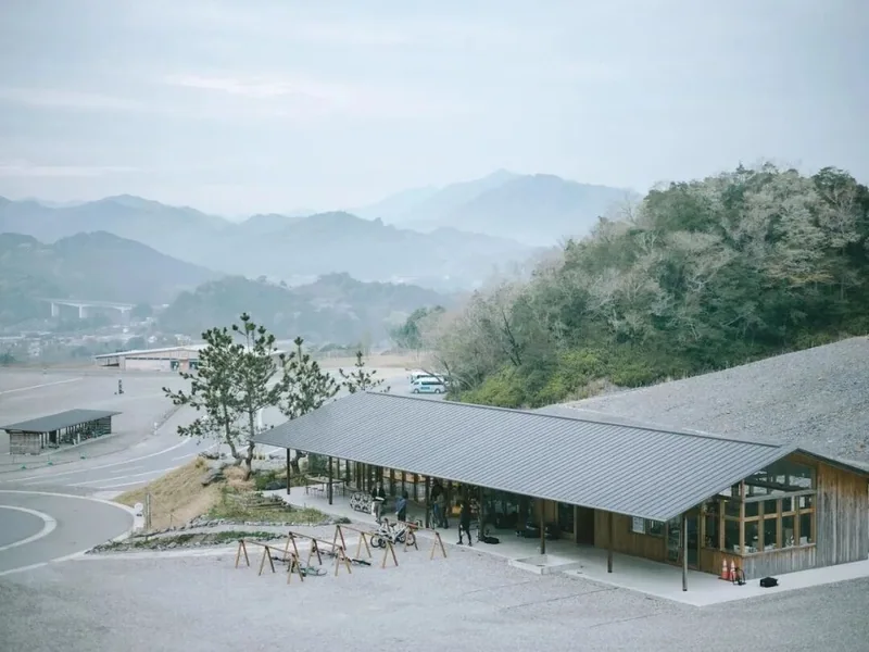 山间的 VISON 建筑