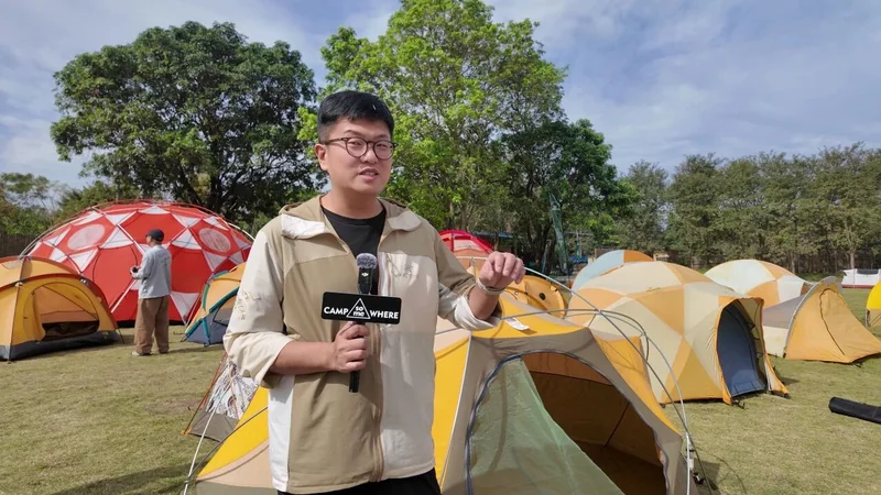 收藏者平凡在CVC接受CAMPsomeWHERE采访