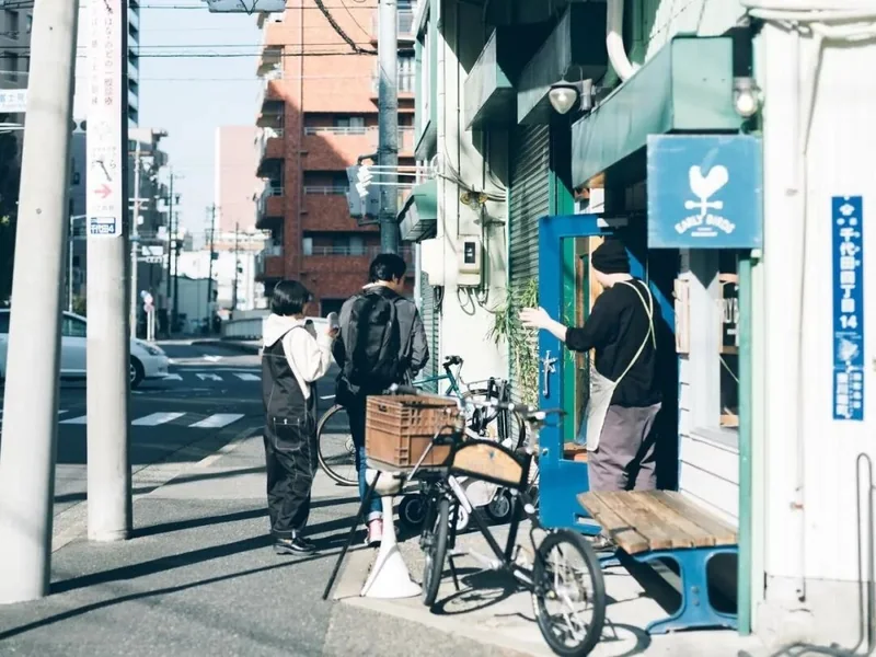 街角与自行车