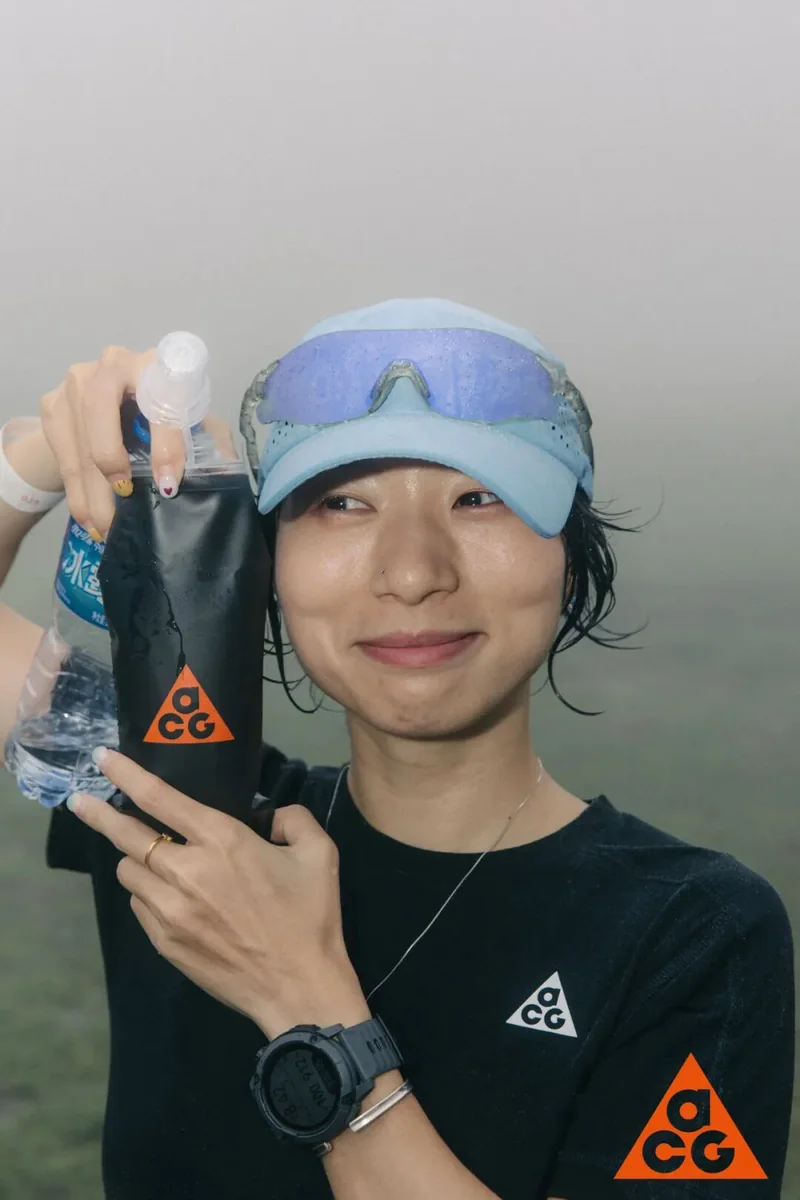 戴护目镜的训练参与者