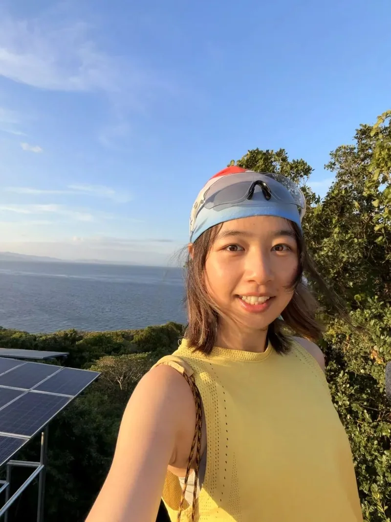 户外女性人物肖像