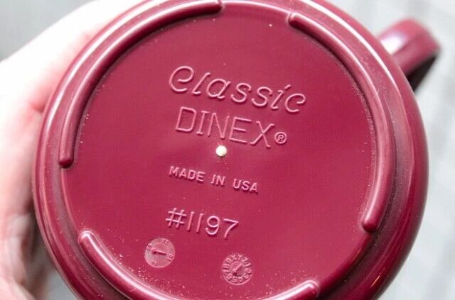 酒红色 Classic DINEX 杯底部的产地和型号刻字
