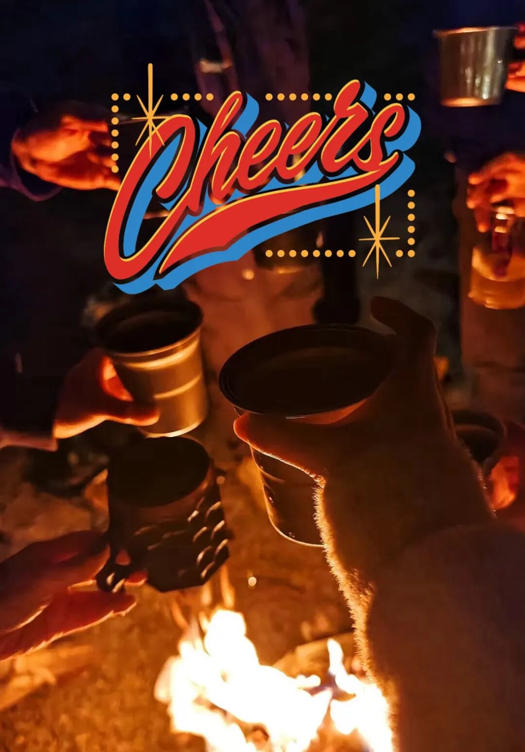 篝火旁两只木杯与《CHEERS!》标题构成的夜间画面