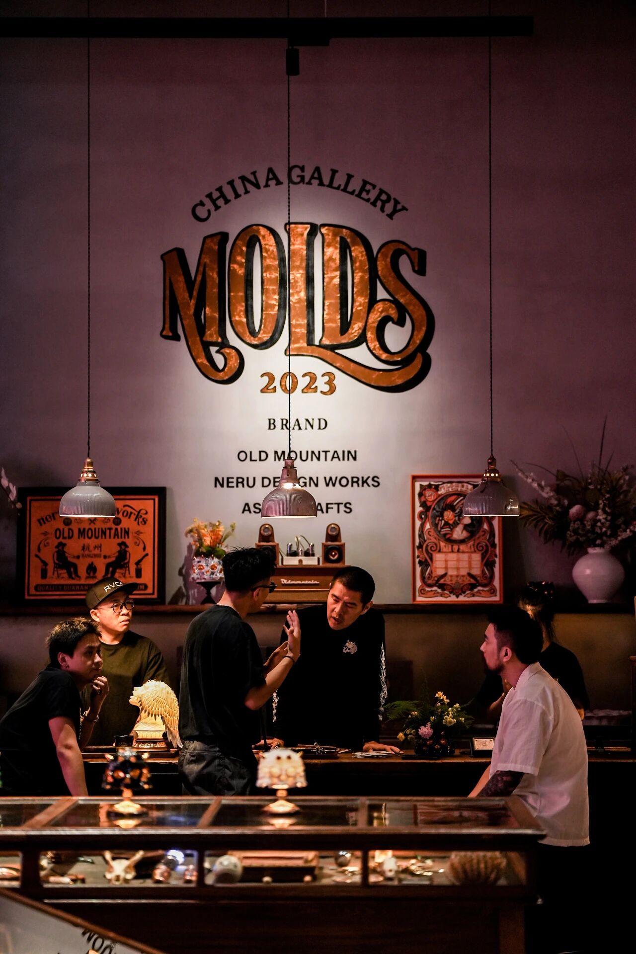 Molds China Gallery 内的 Filomela 展览纵向现场