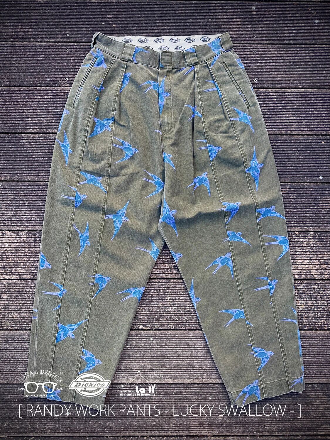 卡其色 RANDY WORK PANTS 满布蓝色 Lucky Swallow 图案