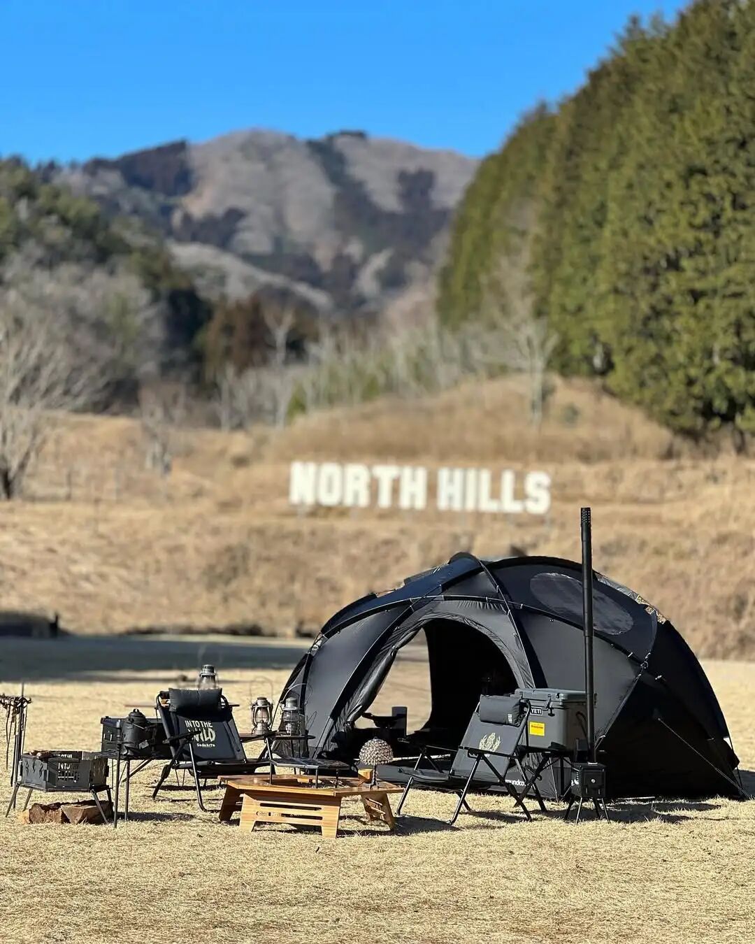 山脚下 SomAbito North Hills Camp 的帐篷